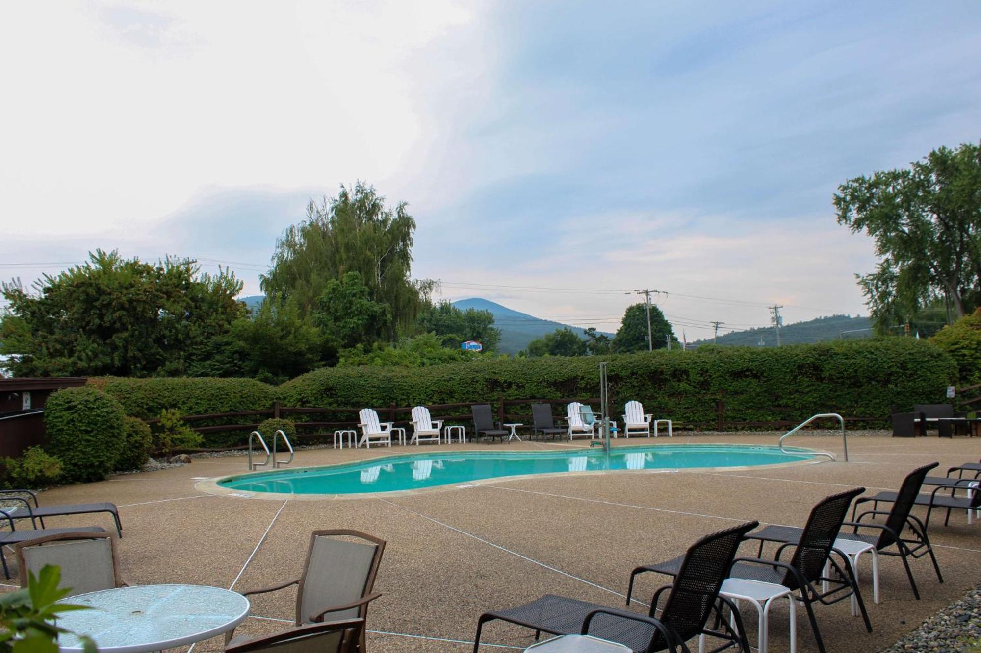 Fireside Inn & Suites Гилфорд Экстерьер фото
