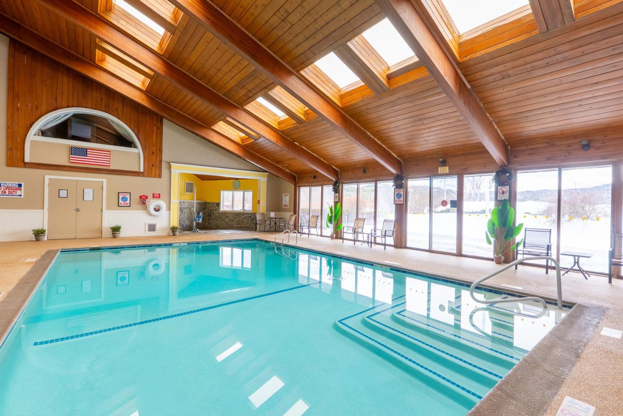 Fireside Inn & Suites Гилфорд Экстерьер фото