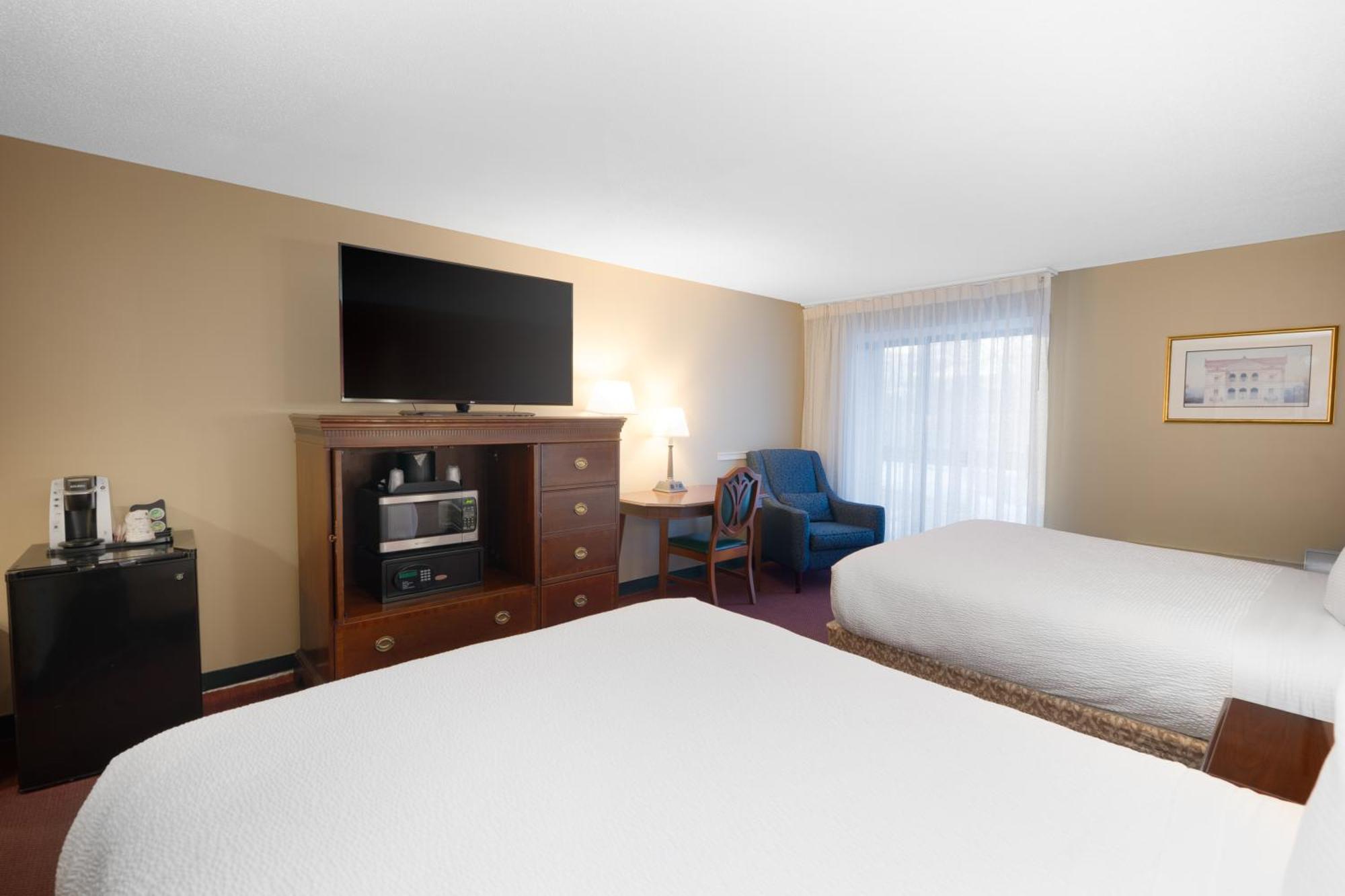 Fireside Inn & Suites Гилфорд Номер фото