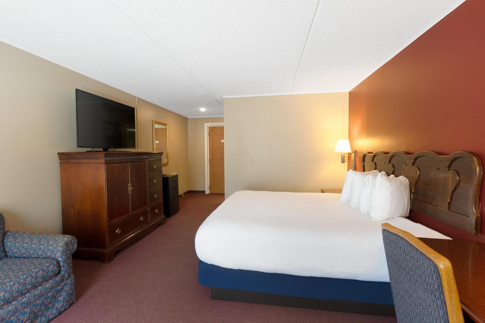 Fireside Inn & Suites Гилфорд Номер фото