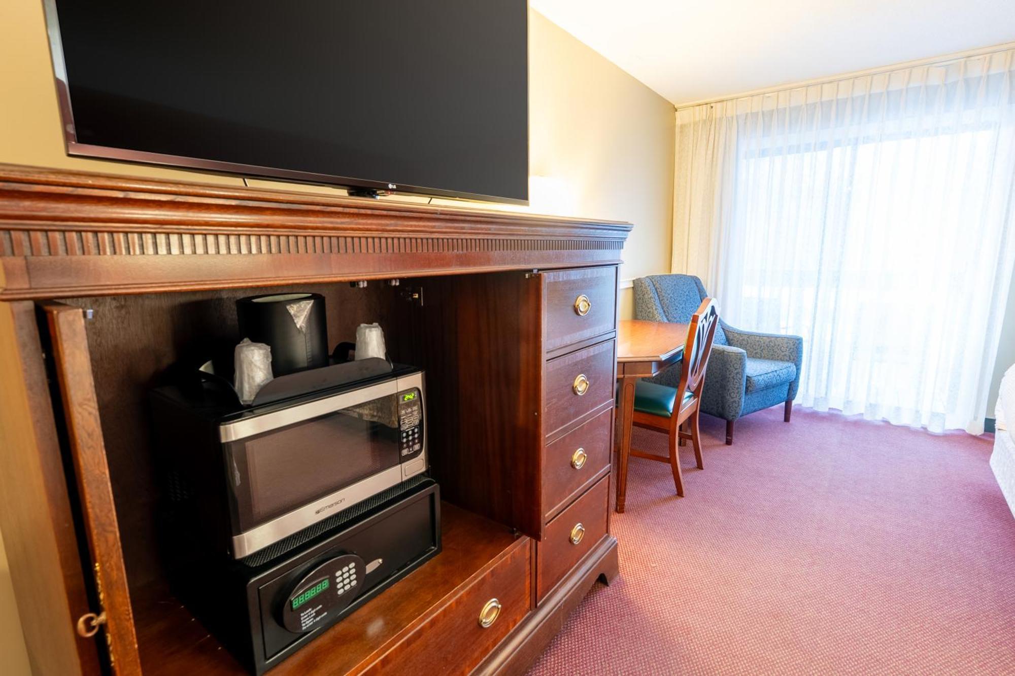 Fireside Inn & Suites Гилфорд Номер фото