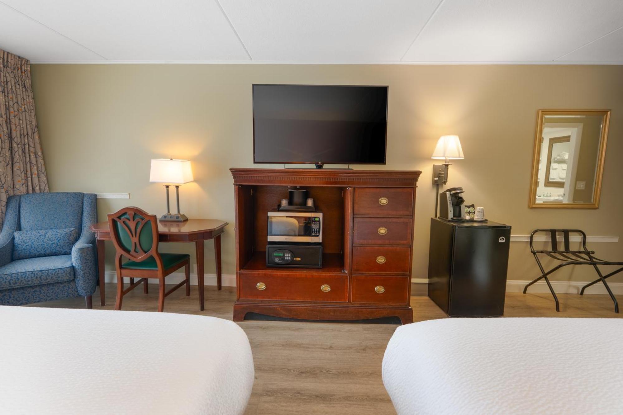 Fireside Inn & Suites Гилфорд Экстерьер фото