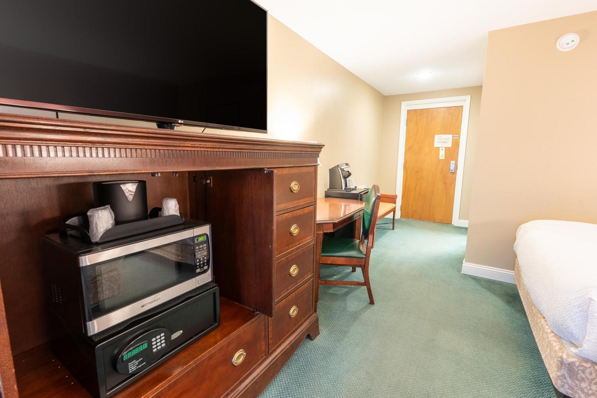 Fireside Inn & Suites Гилфорд Номер фото