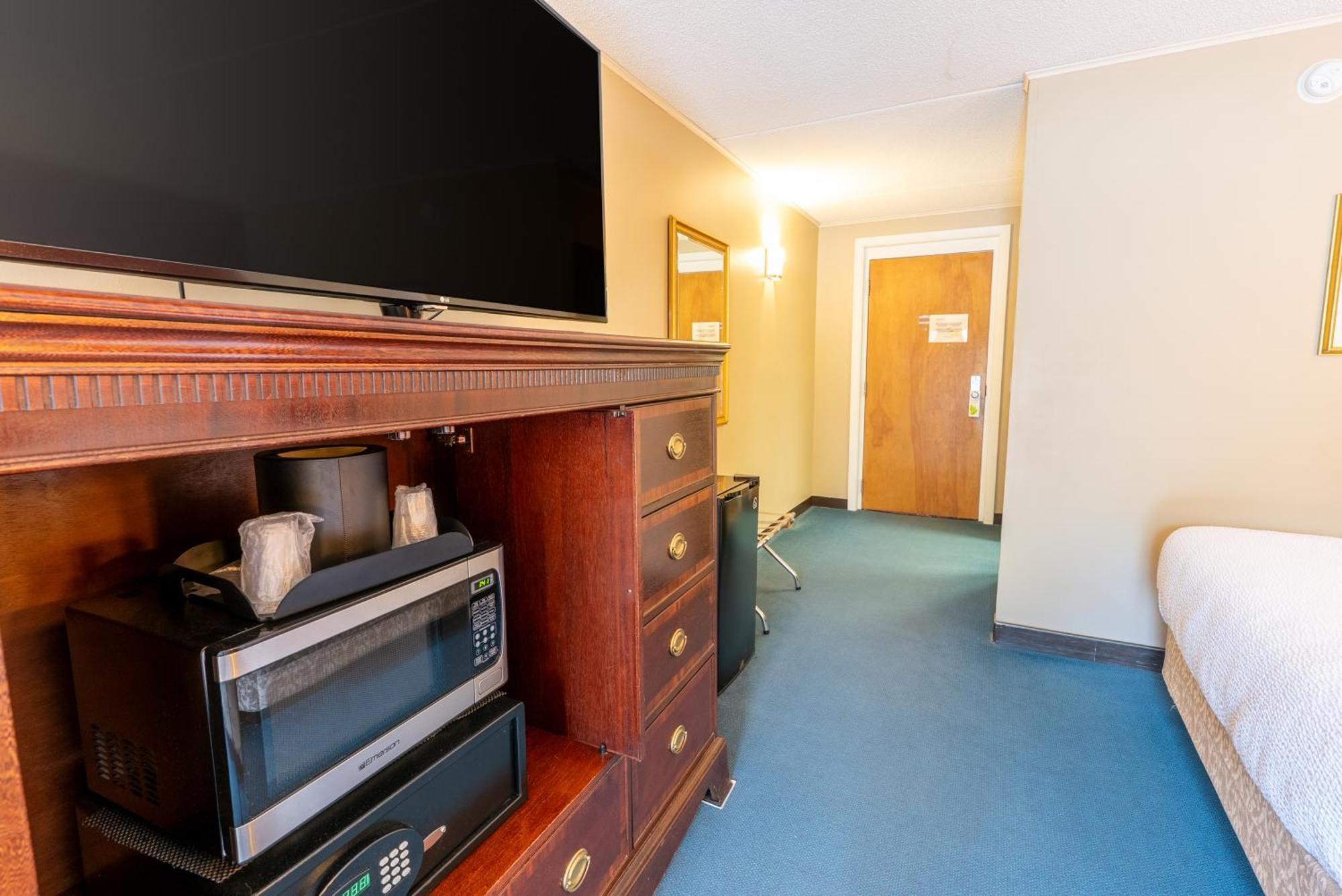 Fireside Inn & Suites Гилфорд Номер фото