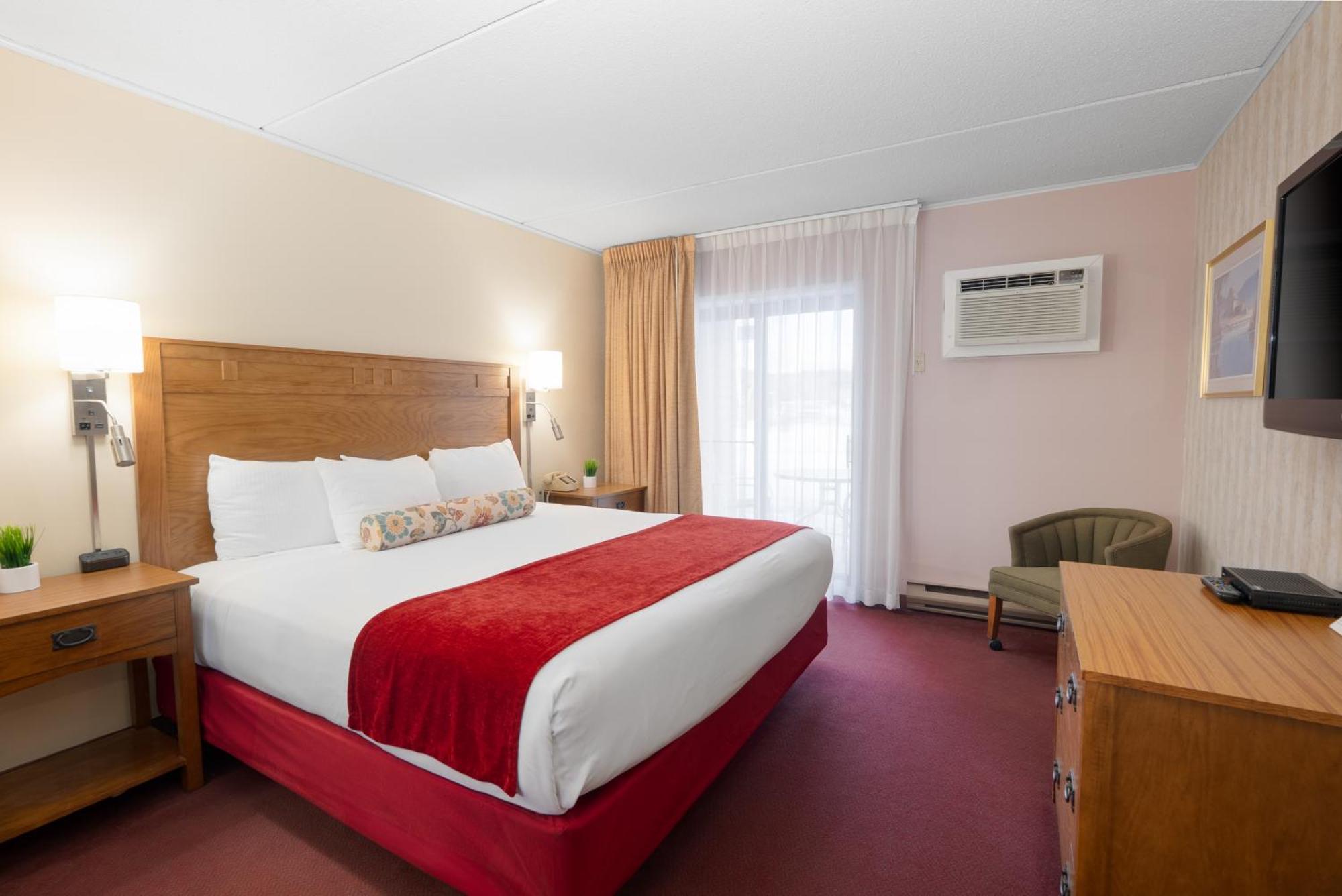Fireside Inn & Suites Гилфорд Экстерьер фото