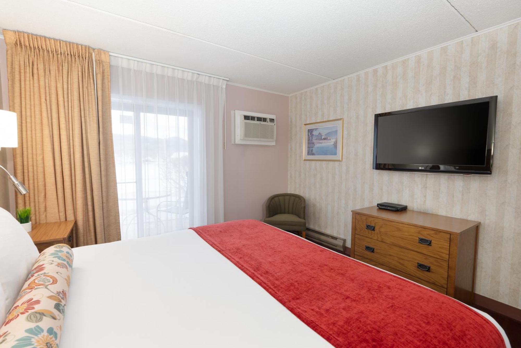 Fireside Inn & Suites Гилфорд Экстерьер фото