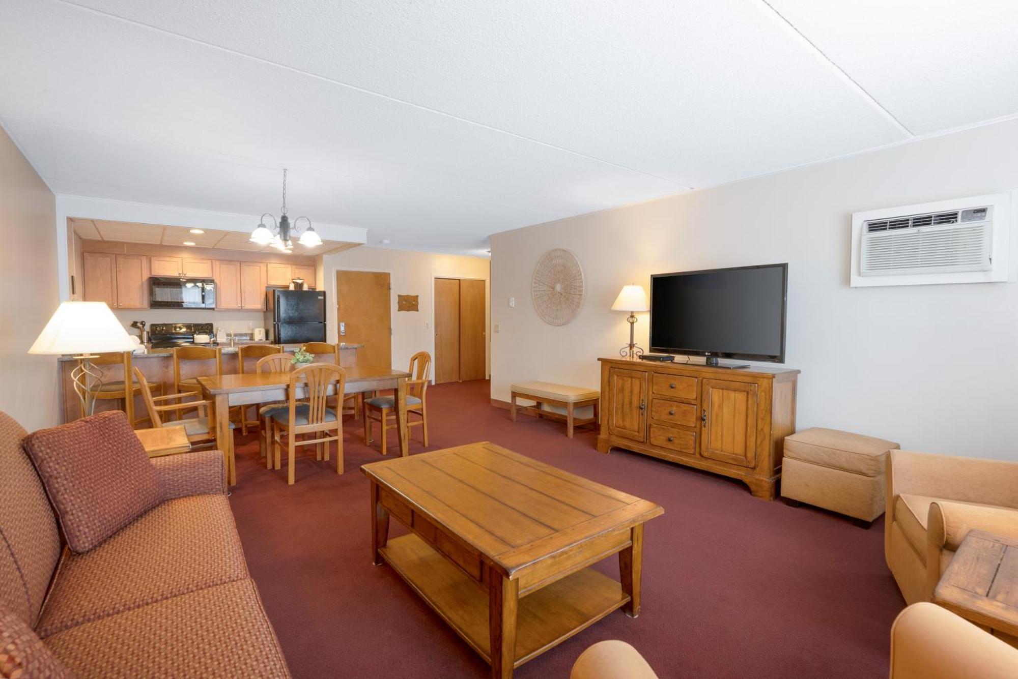 Fireside Inn & Suites Гилфорд Экстерьер фото